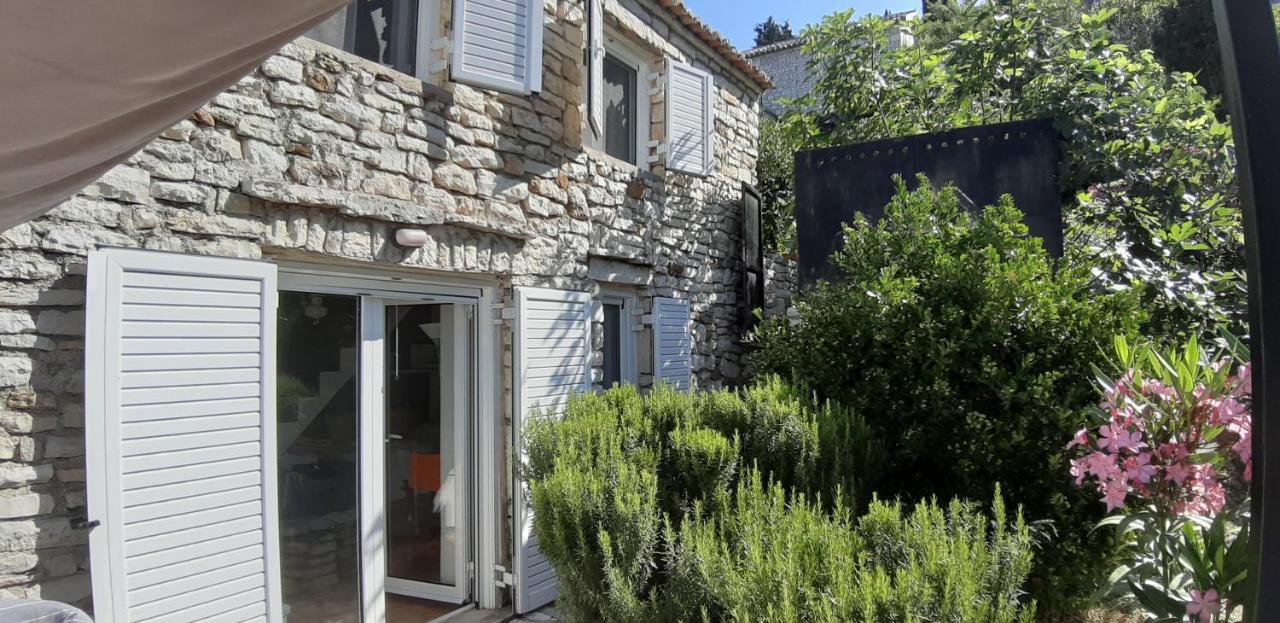 Les Villas De Qeparo Exterior photo