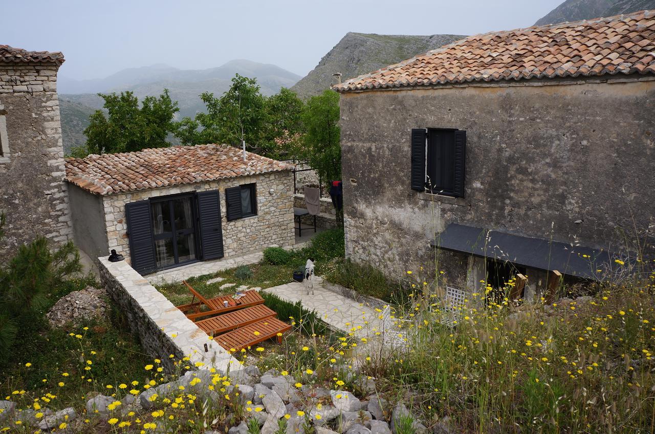 Les Villas De Qeparo Exterior photo